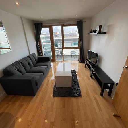 Rooshaus Leeds Docks Apartment Exterior photo