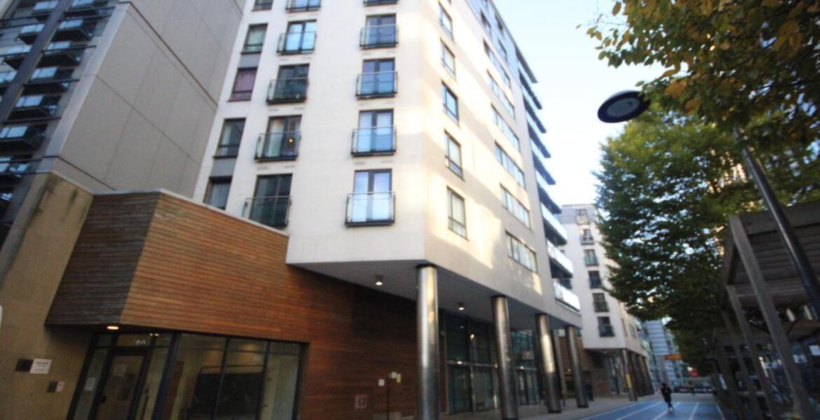 Rooshaus Leeds Docks Apartment Exterior photo